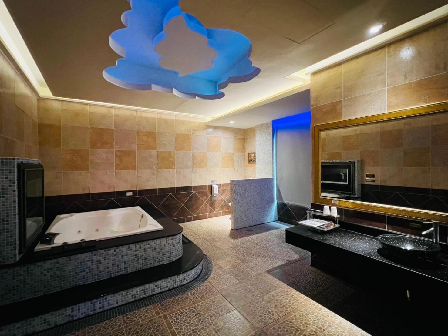 Wei Feng Exquisite Motel Pintung Branch Pingtung Exterior photo